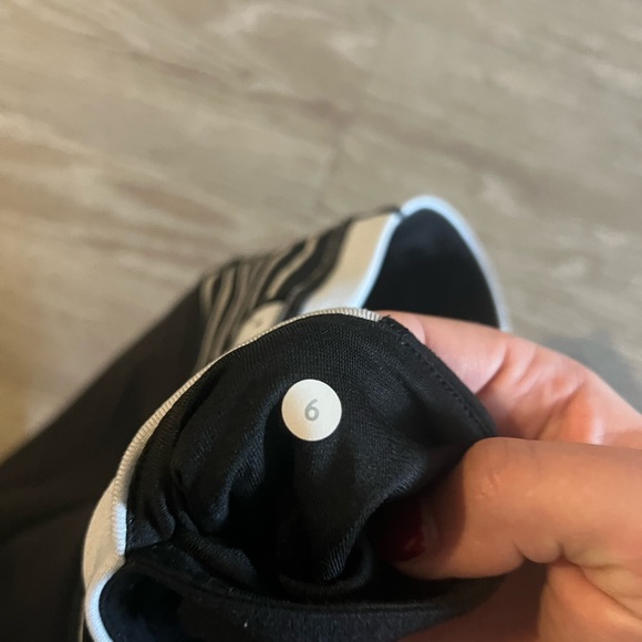 Lululemon black leggings. Reversible! Cute! - Picture 3 of 3